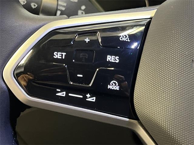 new 2025 Volkswagen ID.4 car, priced at $50,674