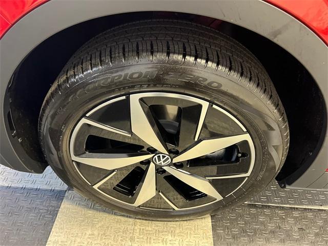 new 2025 Volkswagen ID.4 car, priced at $50,674