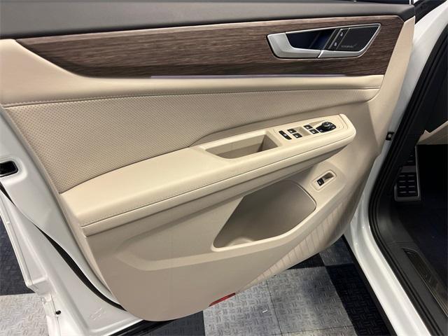 new 2025 Volkswagen Atlas car, priced at $51,021