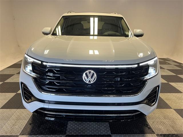new 2025 Volkswagen Atlas car, priced at $51,021