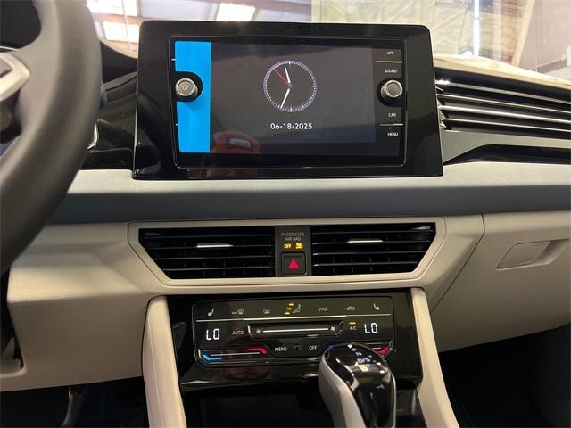 new 2025 Volkswagen Jetta car