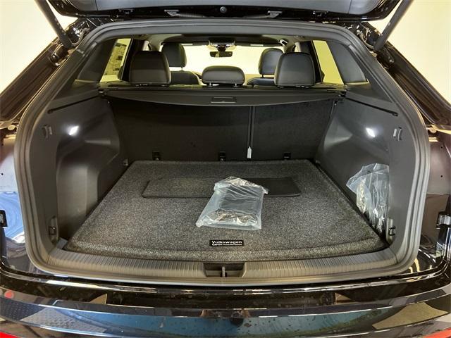 new 2026 Volkswagen Atlas Cross Sport car, priced at $50,279