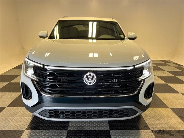 new 2025 Volkswagen Atlas Cross Sport car, priced at $42,437