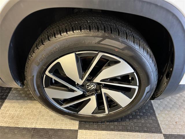 used 2024 Volkswagen Atlas car, priced at $35,797