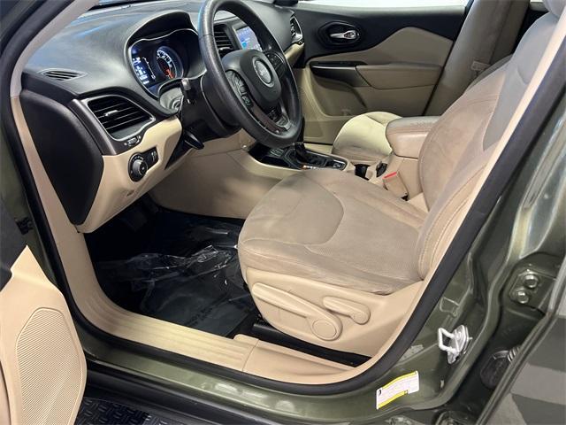 used 2019 Jeep Cherokee car, priced at $9,997