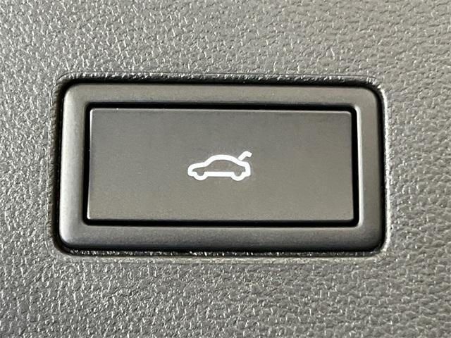 new 2026 Volkswagen Atlas car, priced at $43,305