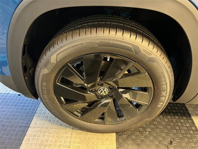 new 2026 Volkswagen Atlas car, priced at $43,305