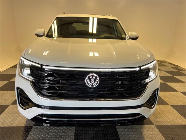 new 2025 Volkswagen Atlas car, priced at $52,105