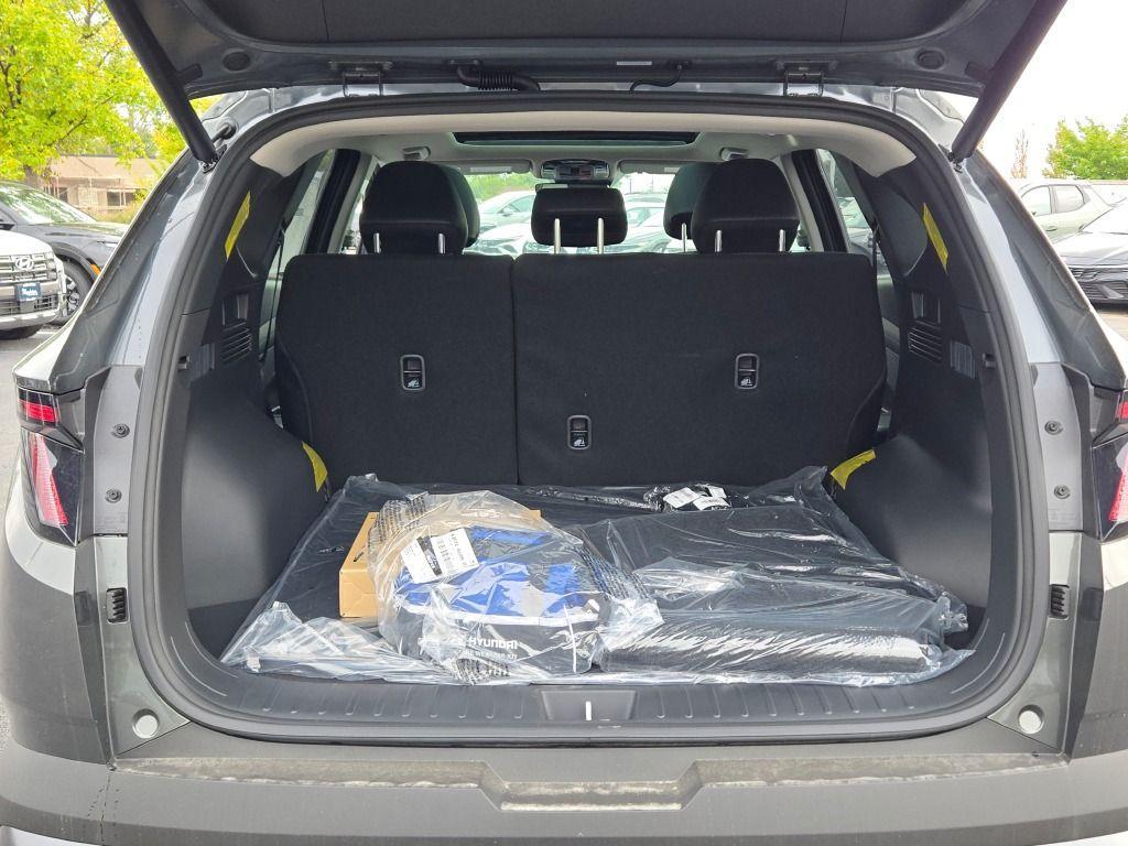 new 2025 Hyundai TUCSON Hybrid car, priced at $33,897