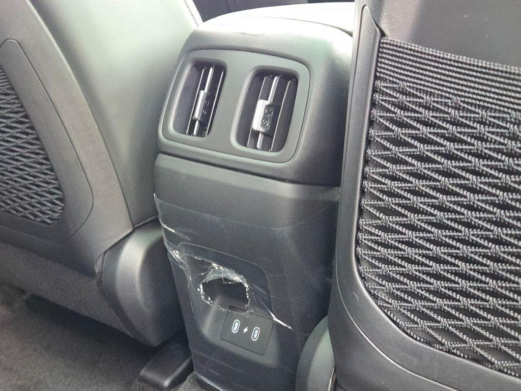 new 2025 Hyundai TUCSON Hybrid car, priced at $33,897