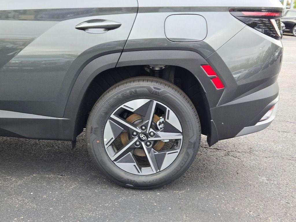 new 2025 Hyundai TUCSON Hybrid car, priced at $33,897