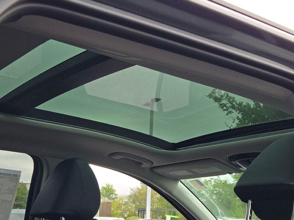 new 2025 Hyundai TUCSON Hybrid car, priced at $33,897