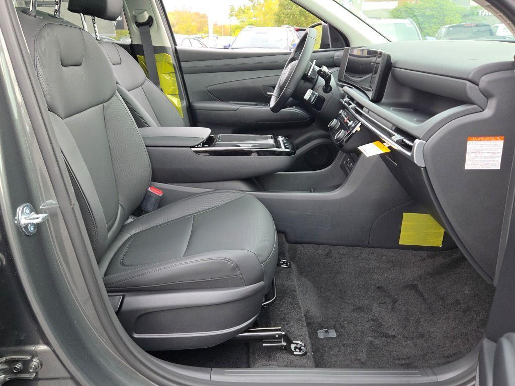 new 2025 Hyundai TUCSON Hybrid car, priced at $33,897