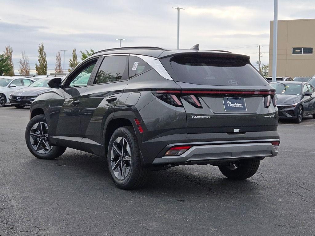 new 2025 Hyundai TUCSON Hybrid car, priced at $33,897