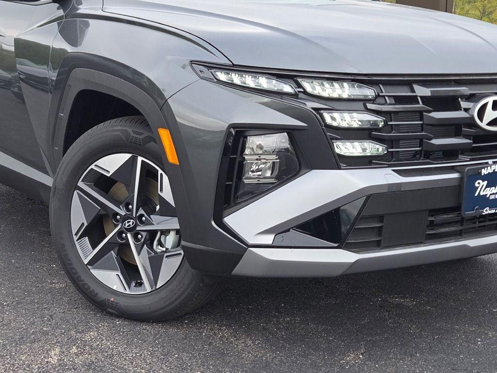 new 2025 Hyundai TUCSON Hybrid car, priced at $33,897