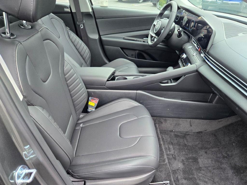 new 2025 Hyundai Elantra car, priced at $28,057