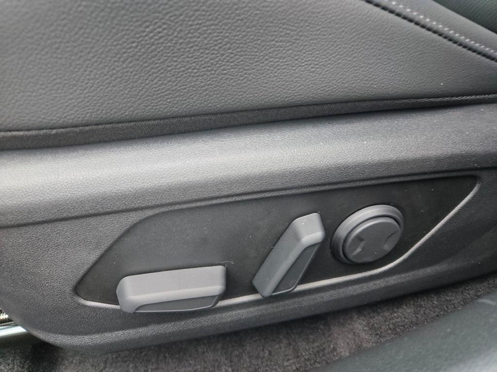 new 2025 Hyundai Elantra car, priced at $28,057