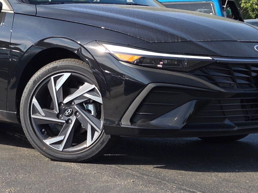 new 2025 Hyundai ELANTRA HEV car, priced at $26,602