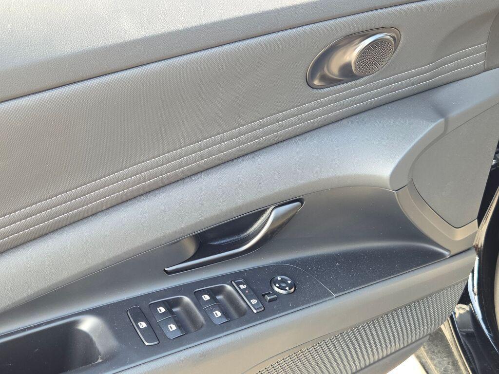 new 2025 Hyundai ELANTRA HEV car, priced at $26,602