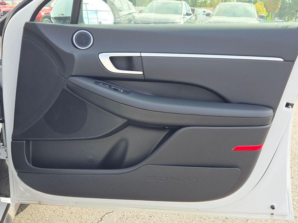 new 2025 Hyundai Sonata car, priced at $28,078