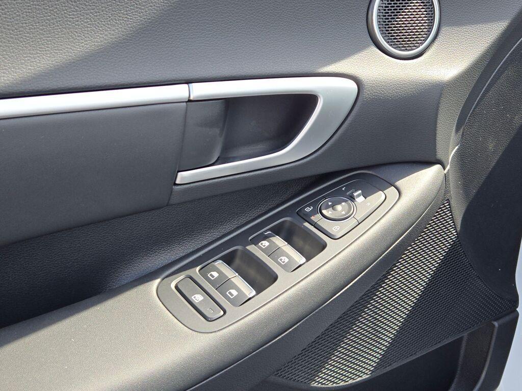 new 2025 Hyundai Sonata car, priced at $28,078