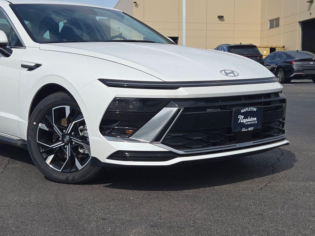 new 2025 Hyundai Sonata car, priced at $28,078
