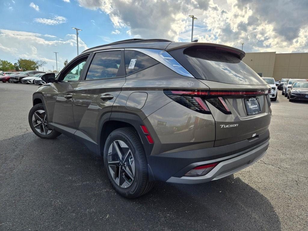 new 2025 Hyundai TUCSON Hybrid car, priced at $35,819