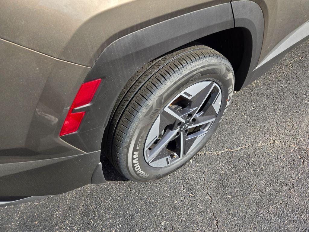 new 2025 Hyundai TUCSON Hybrid car, priced at $35,819