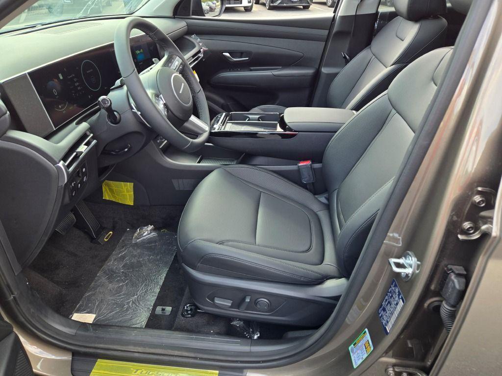 new 2025 Hyundai TUCSON Hybrid car, priced at $35,819