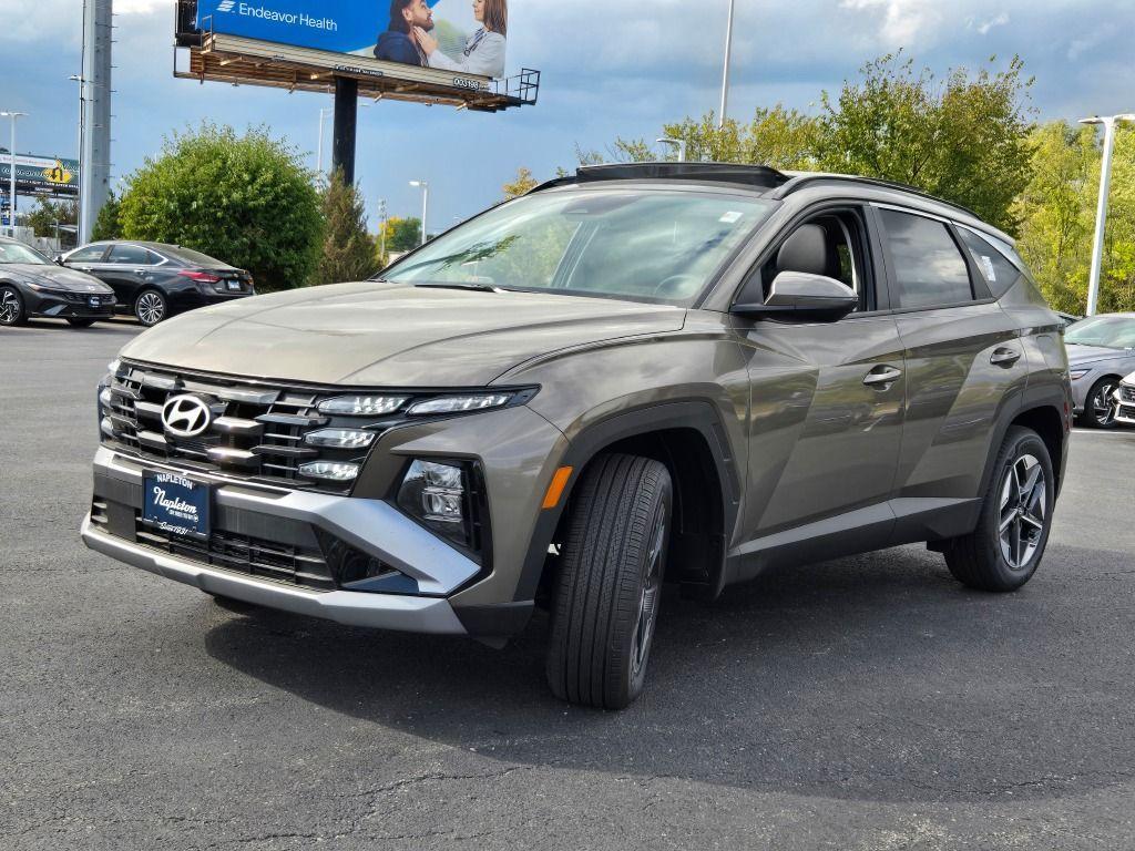 new 2025 Hyundai TUCSON Hybrid car, priced at $35,819