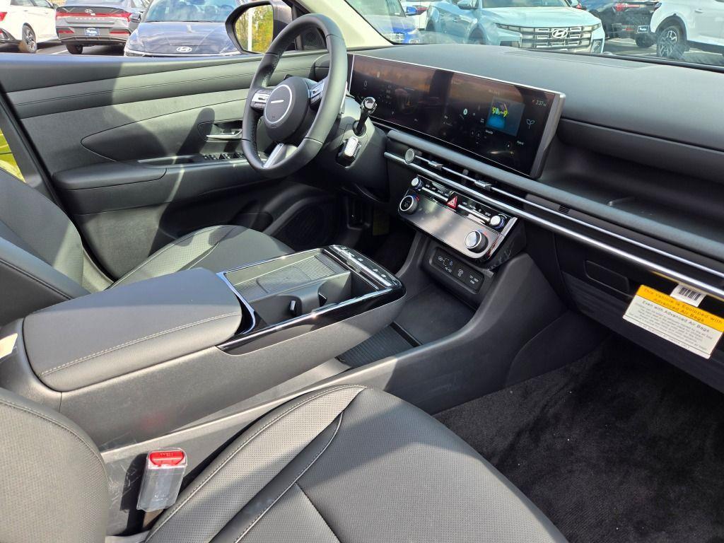 new 2025 Hyundai TUCSON Hybrid car, priced at $35,819