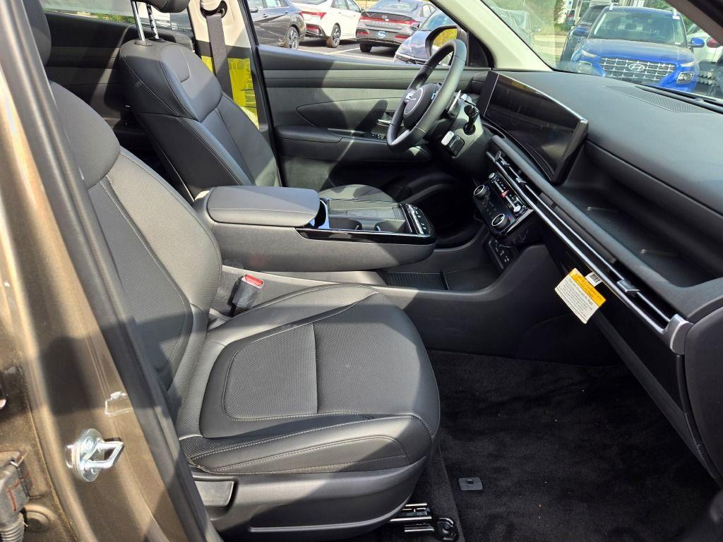 new 2025 Hyundai TUCSON Hybrid car, priced at $35,819