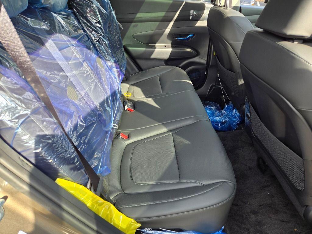 new 2025 Hyundai TUCSON Hybrid car, priced at $35,819