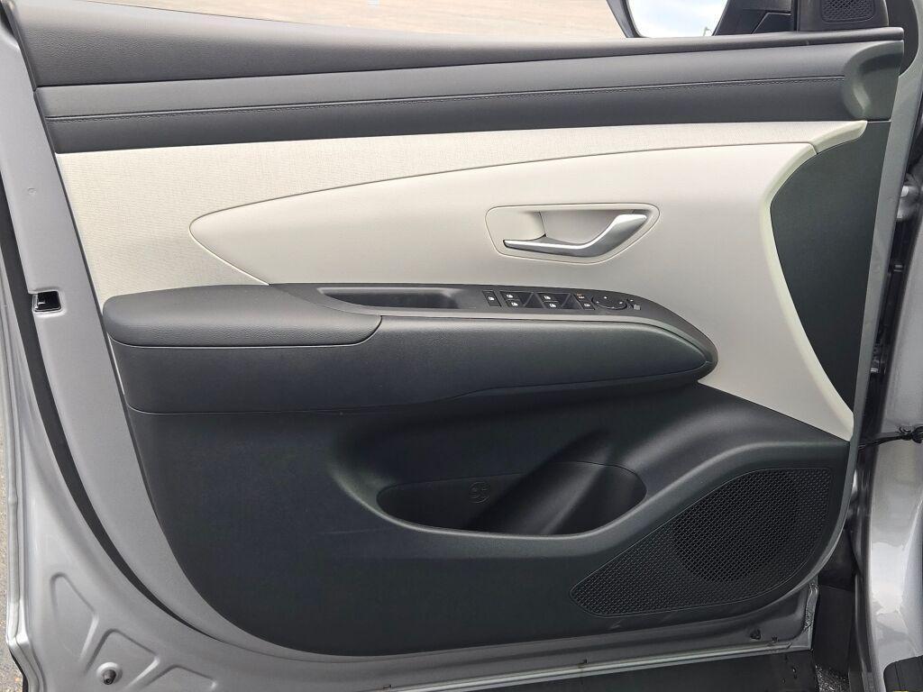 new 2025 Hyundai TUCSON Hybrid car, priced at $33,893