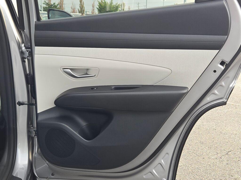 new 2025 Hyundai TUCSON Hybrid car, priced at $33,893