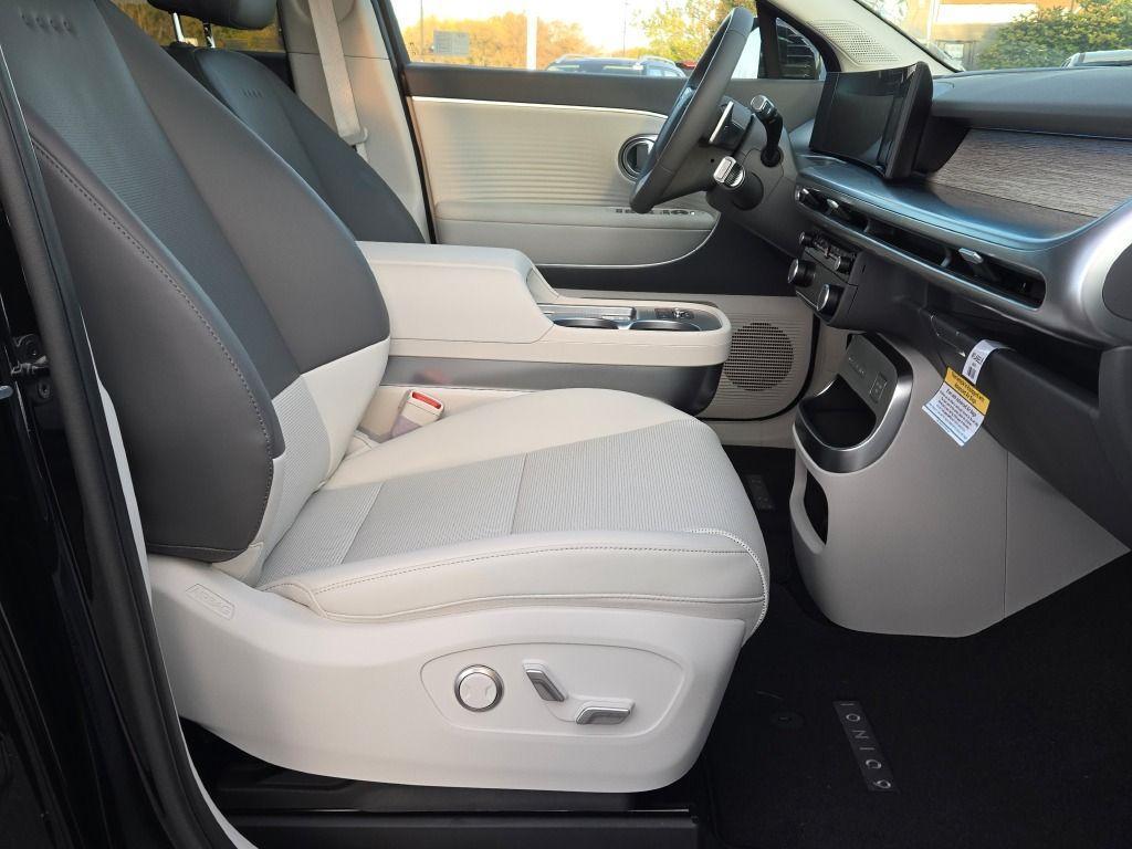 new 2026 Hyundai IONIQ 9 car, priced at $64,036