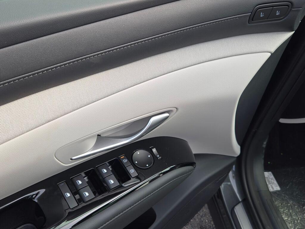 new 2025 Hyundai TUCSON Hybrid car, priced at $41,368