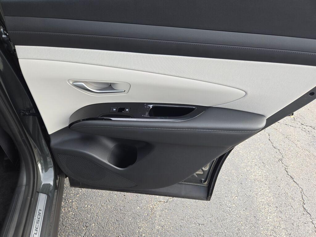 new 2025 Hyundai TUCSON Hybrid car, priced at $41,368