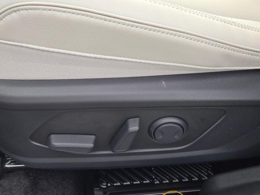 new 2025 Hyundai TUCSON Hybrid car, priced at $41,368