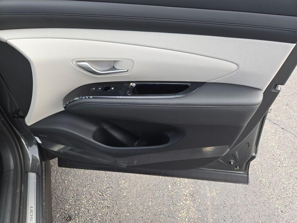 new 2025 Hyundai TUCSON Hybrid car, priced at $41,368