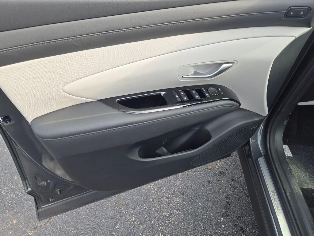 new 2025 Hyundai TUCSON Hybrid car, priced at $41,368