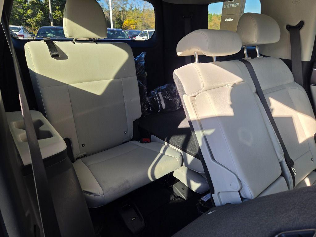 used 2025 Hyundai Santa Fe car, priced at $32,363