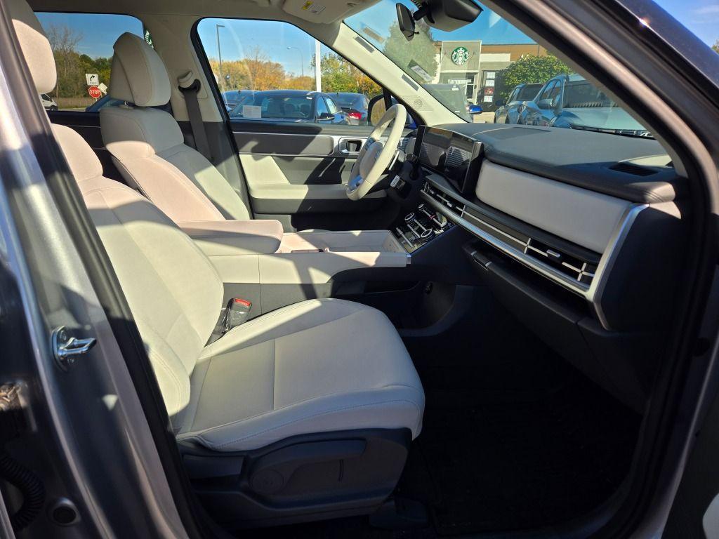 used 2025 Hyundai Santa Fe car, priced at $32,363