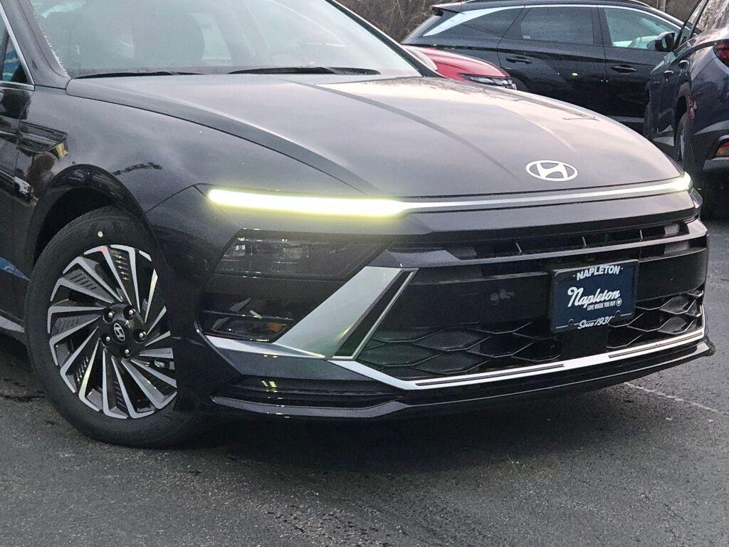 new 2026 Hyundai Sonata Hybrid car, priced at $33,233