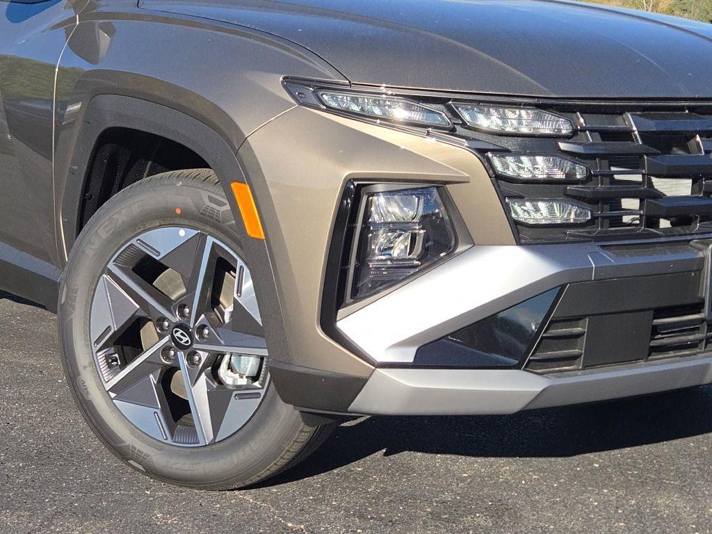 new 2026 Hyundai TUCSON Hybrid car, priced at $34,877