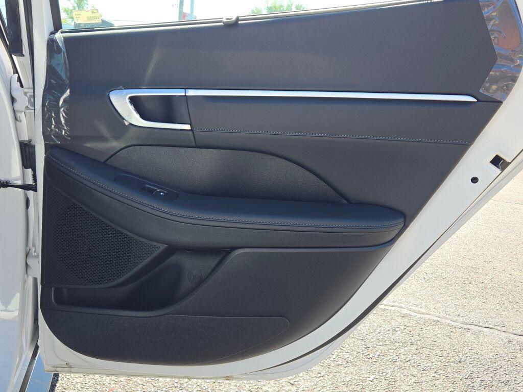 new 2025 Hyundai Sonata Hybrid car, priced at $35,439