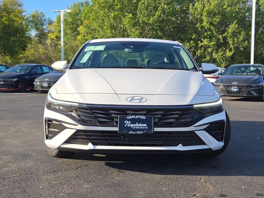 new 2025 Hyundai Elantra car, priced at $27,640