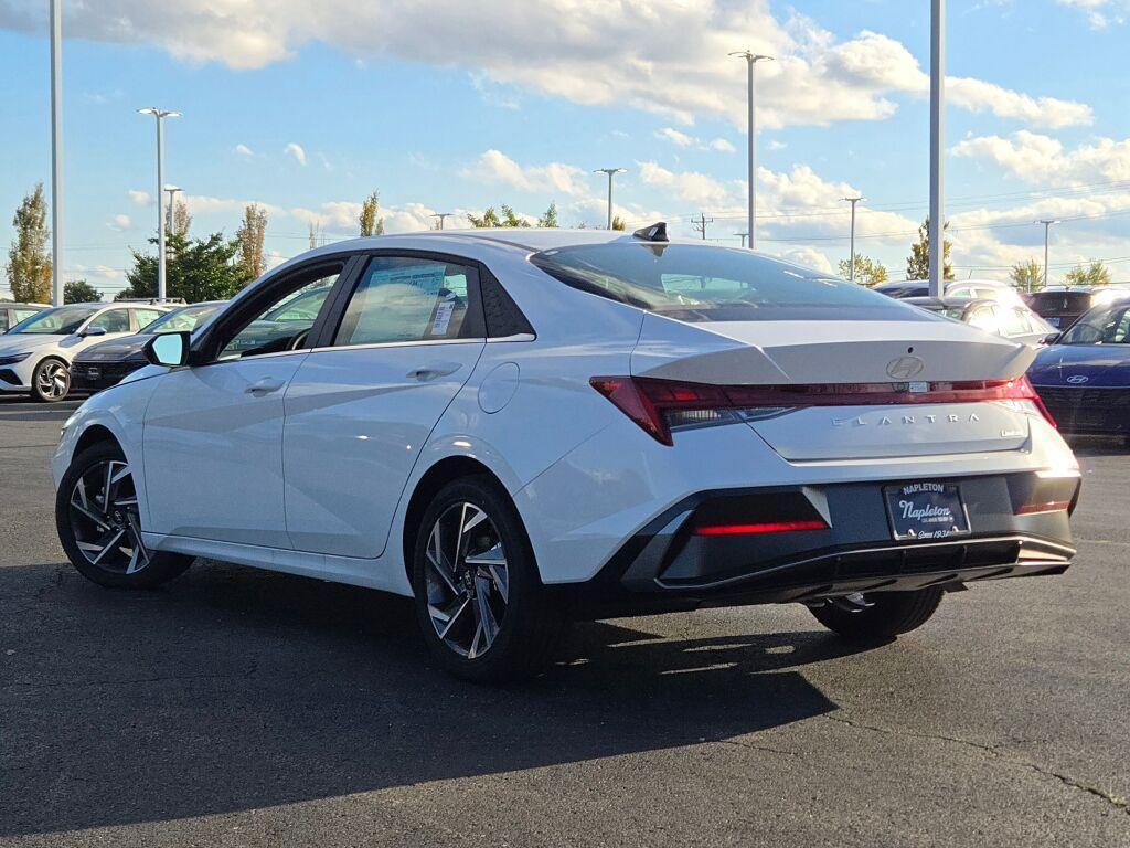 new 2025 Hyundai Elantra car, priced at $27,640
