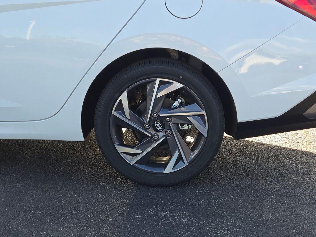 new 2025 Hyundai Elantra car, priced at $27,640