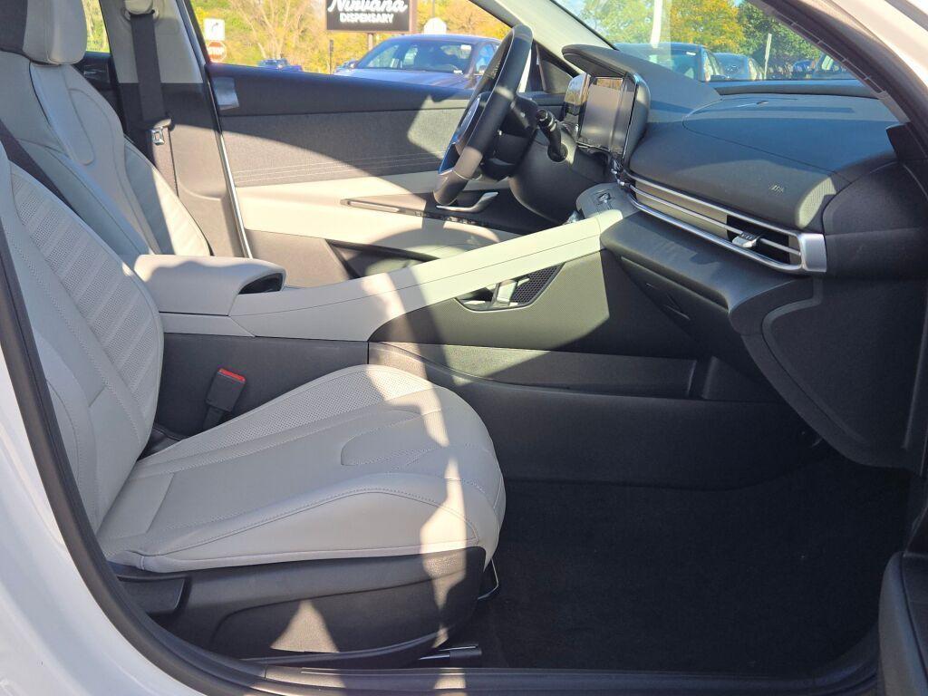 new 2025 Hyundai Elantra car, priced at $27,640